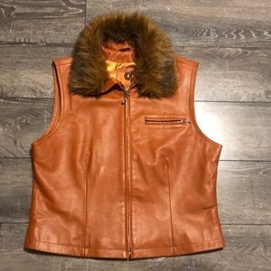 Gorgeous soft leather vest removable faux fur collar